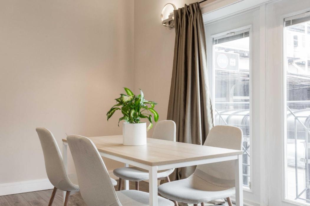 The Double Play - 1 Min Walk To Wrigley! Spacious 2Br - Perfect For Cubs Fans! Chicago Eksteriør billede