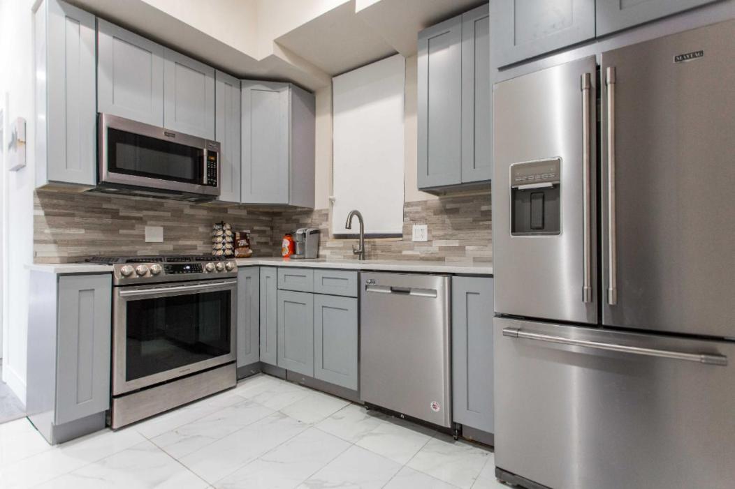 The Double Play - 1 Min Walk To Wrigley! Spacious 2Br - Perfect For Cubs Fans! Chicago Eksteriør billede