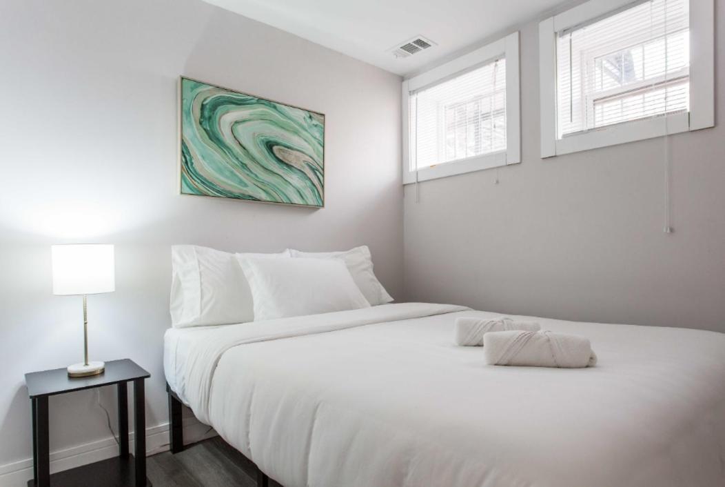 The Double Play - 1 Min Walk To Wrigley! Spacious 2Br - Perfect For Cubs Fans! Chicago Eksteriør billede