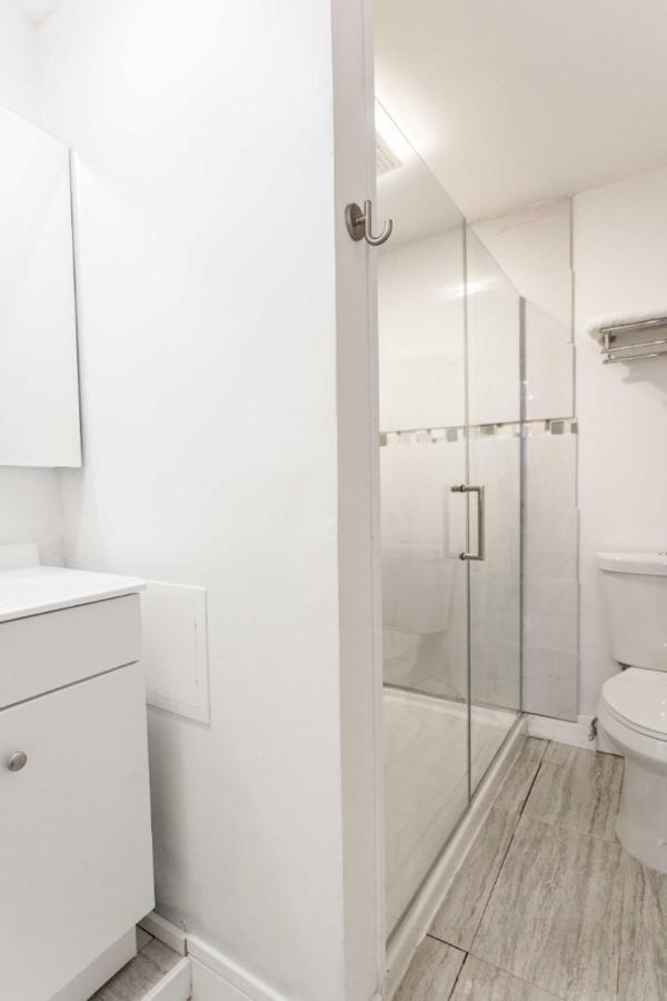 The Double Play - 1 Min Walk To Wrigley! Spacious 2Br - Perfect For Cubs Fans! Chicago Eksteriør billede