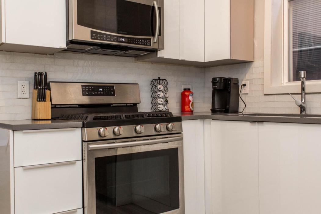The Double Play - 1 Min Walk To Wrigley! Spacious 2Br - Perfect For Cubs Fans! Chicago Eksteriør billede